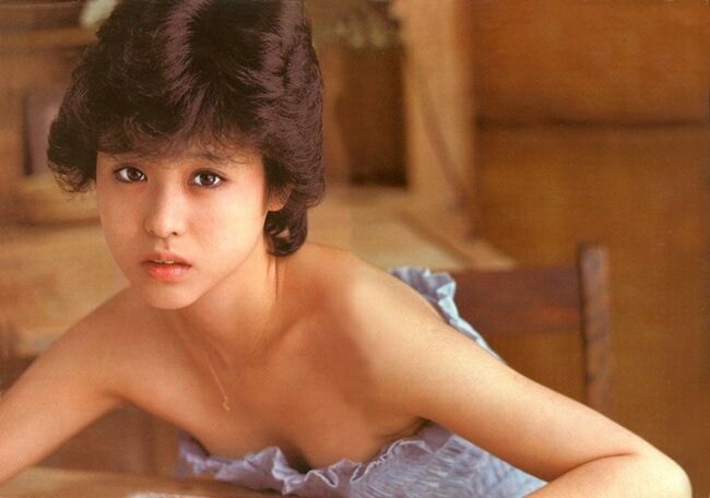 松田聖子　乳首ポロリ