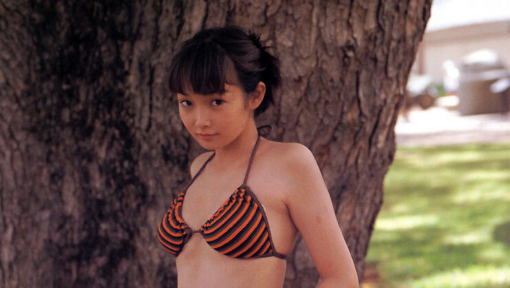 松井友香　グラビア水着お宝エロ画像