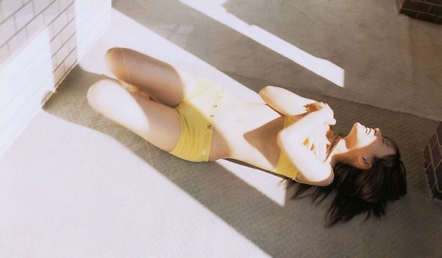 持田真樹　グラビア水着お宝エロ画像