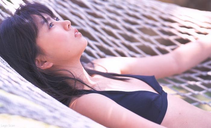 野村佑香　グラビア水着お宝エロ画像